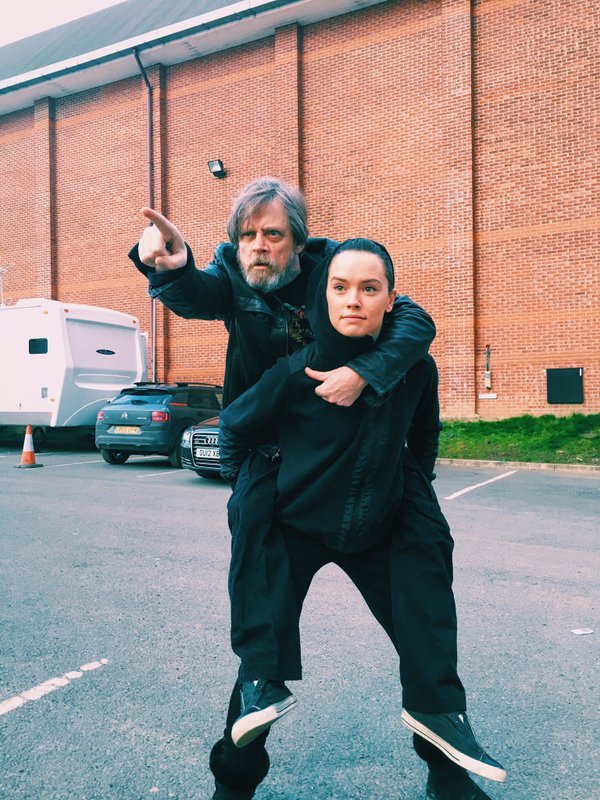 rey_holding_luke
