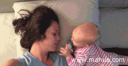 funny-gif-mom-sleeping-baby-annoying